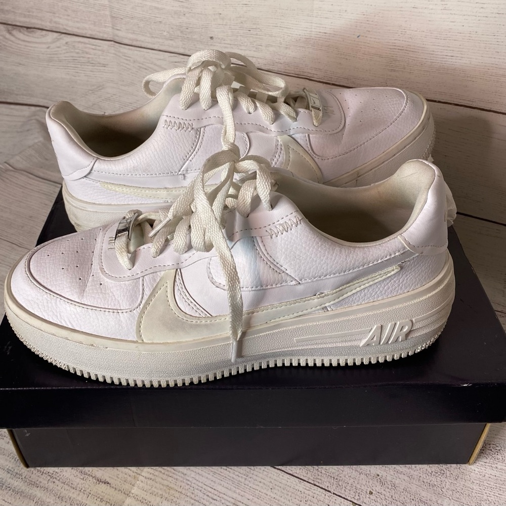 Nike Women's White AF1 Sneakers